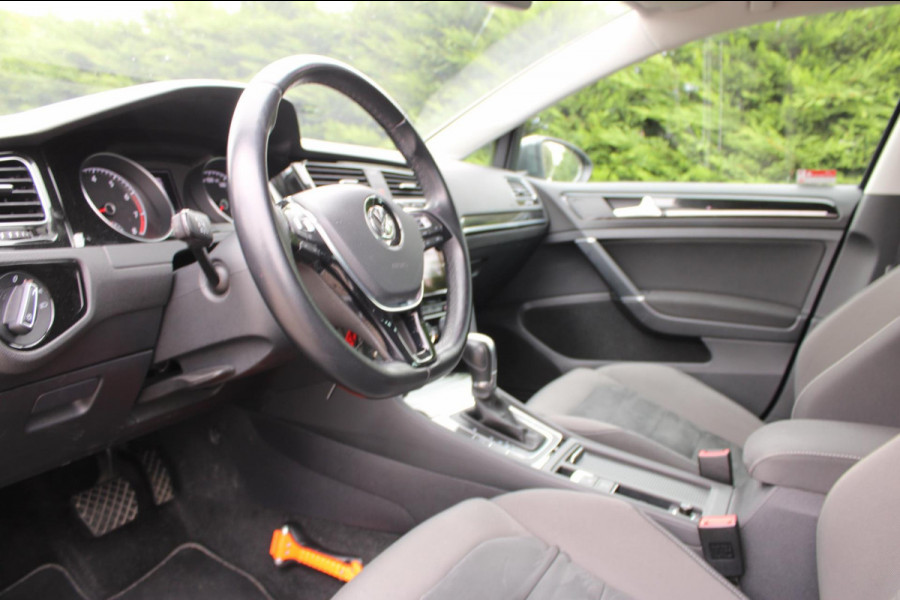 Volkswagen GOLF Variant 1.5 TSI Highline Business R