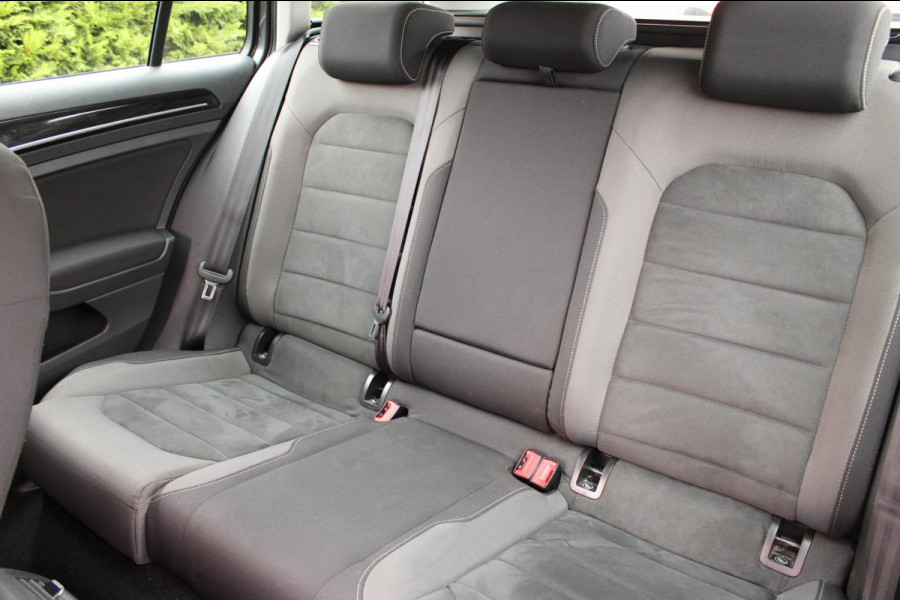 Volkswagen GOLF Variant 1.5 TSI Highline Business R