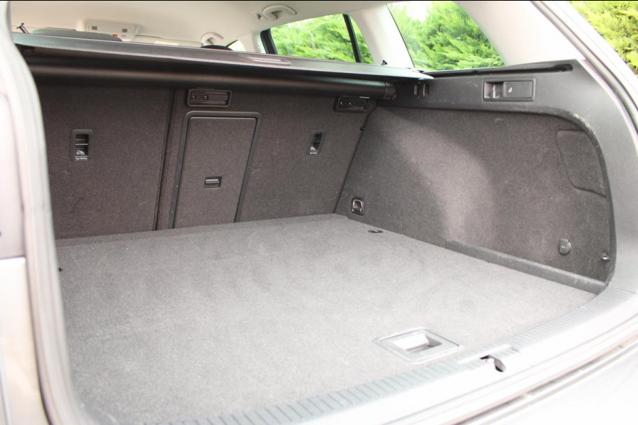 Volkswagen GOLF Variant 1.5 TSI Highline Business R
