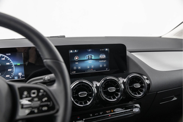 Mercedes-Benz GLA 180 7G DCT Navi Camera BTW auto