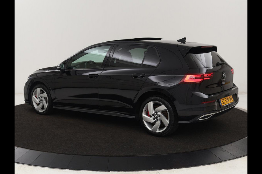 Volkswagen Golf 1.4 eHybrid GTE | Panoramadak | Camera | Carplay | Navigatie | Adaptive cruise | Sportstoelen | Sfeerverlichting | PHEV | Plug In