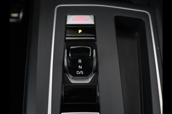 Volkswagen Golf 1.4 eHybrid GTE | Panoramadak | Camera | Carplay | Navigatie | Adaptive cruise | Sportstoelen | Sfeerverlichting | PHEV | Plug In