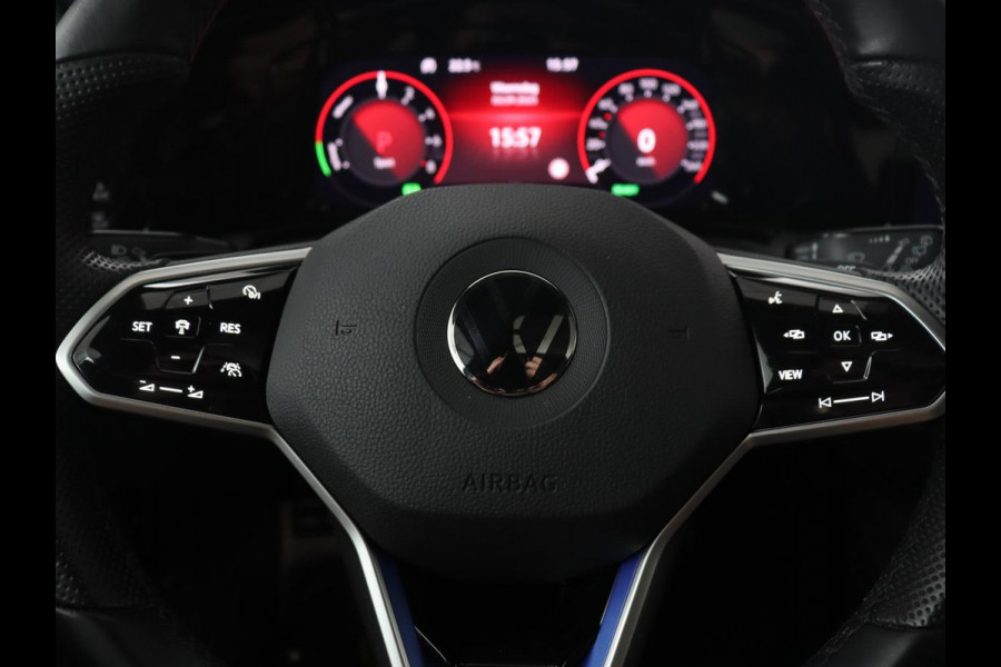 Volkswagen Golf 1.4 eHybrid GTE | Panoramadak | Camera | Carplay | Navigatie | Adaptive cruise | Sportstoelen | Sfeerverlichting | PHEV | Plug In