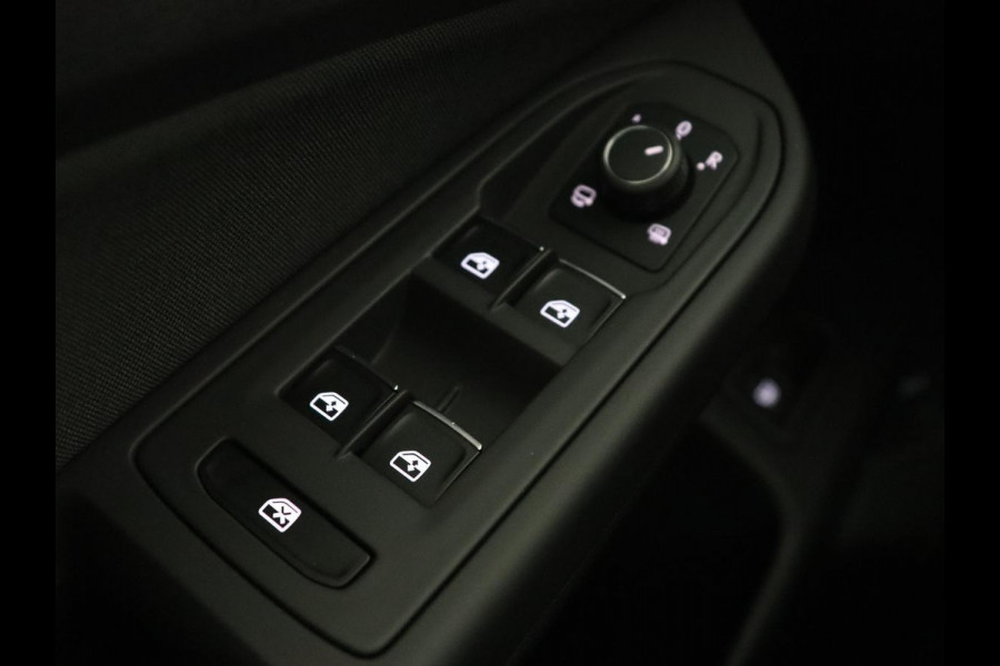 Volkswagen Golf 1.4 eHybrid GTE | Panoramadak | Camera | Carplay | Navigatie | Adaptive cruise | Sportstoelen | Sfeerverlichting | PHEV | Plug In