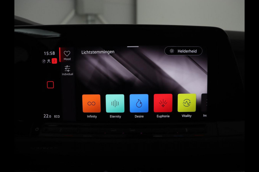 Volkswagen Golf 1.4 eHybrid GTE | Panoramadak | Camera | Carplay | Navigatie | Adaptive cruise | Sportstoelen | Sfeerverlichting | PHEV | Plug In