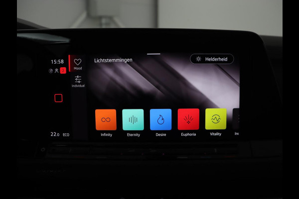 Volkswagen Golf 1.4 eHybrid GTE | Panoramadak | Camera | Carplay | Navigatie | Adaptive cruise | Sportstoelen | Sfeerverlichting | PHEV | Plug In