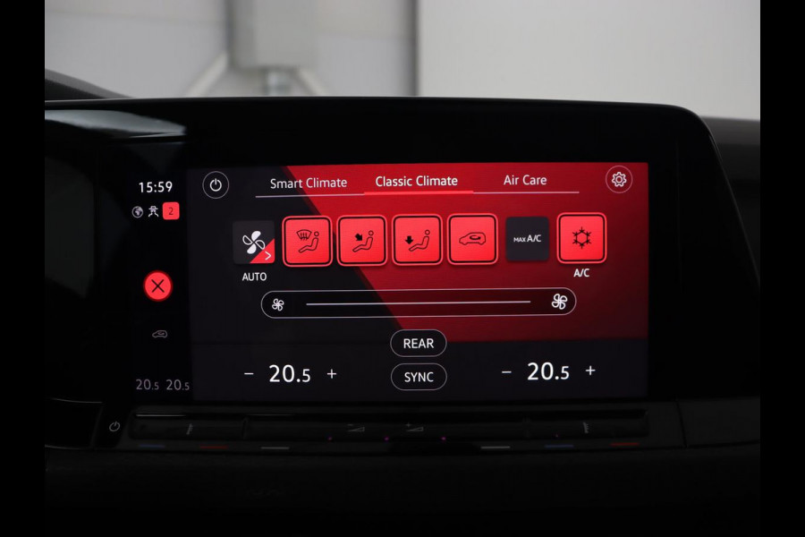 Volkswagen Golf 1.4 eHybrid GTE | Panoramadak | Camera | Carplay | Navigatie | Adaptive cruise | Sportstoelen | Sfeerverlichting | PHEV | Plug In