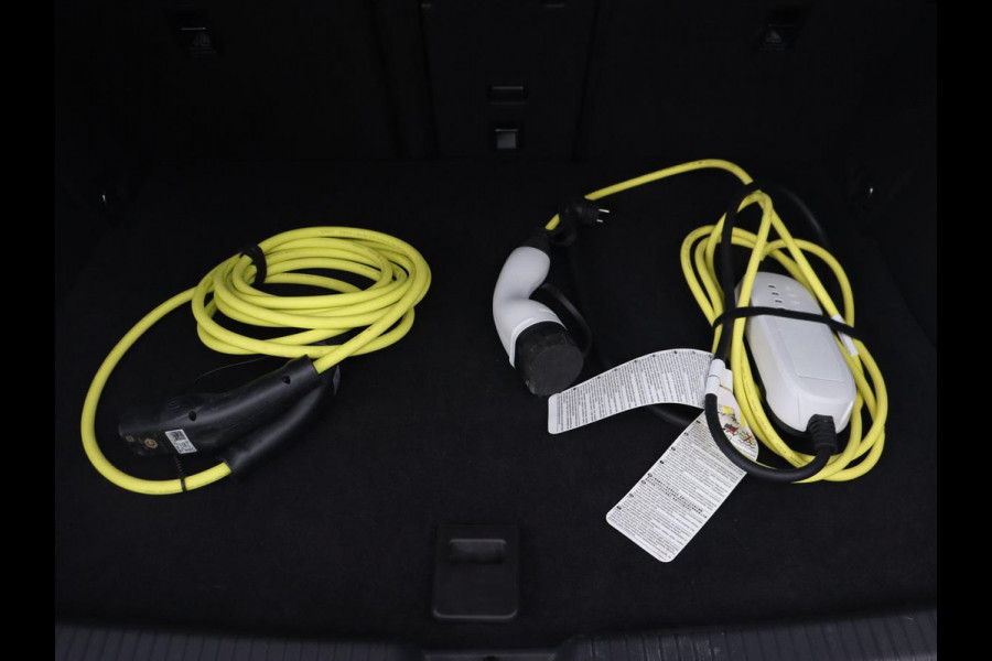Volkswagen Golf 1.4 eHybrid GTE | Panoramadak | Camera | Carplay | Navigatie | Adaptive cruise | Sportstoelen | Sfeerverlichting | PHEV | Plug In