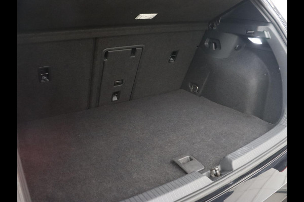 Volkswagen Golf 1.4 eHybrid GTE | Panoramadak | Camera | Carplay | Navigatie | Adaptive cruise | Sportstoelen | Sfeerverlichting | PHEV | Plug In