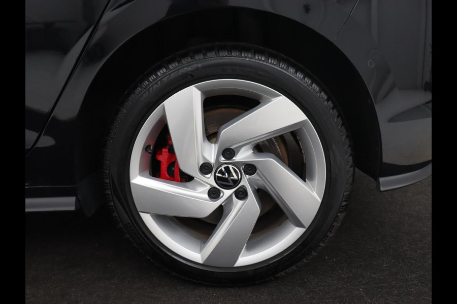 Volkswagen Golf 1.4 eHybrid GTE | Panoramadak | Camera | Carplay | Navigatie | Adaptive cruise | Sportstoelen | Sfeerverlichting | PHEV | Plug In