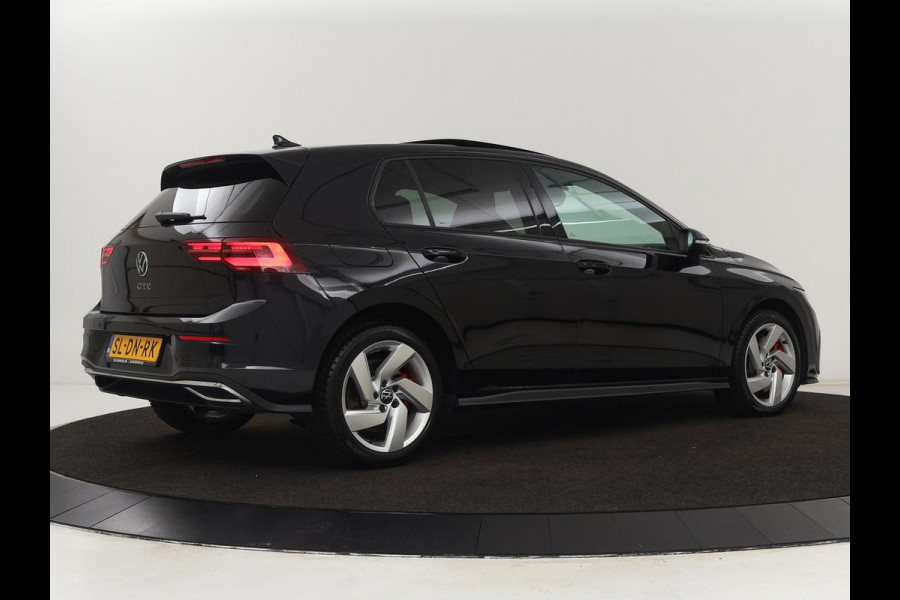 Volkswagen Golf 1.4 eHybrid GTE | Panoramadak | Camera | Carplay | Navigatie | Adaptive cruise | Sportstoelen | Sfeerverlichting | PHEV | Plug In