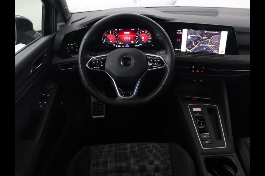 Volkswagen Golf 1.4 eHybrid GTE | Panoramadak | Camera | Carplay | Navigatie | Adaptive cruise | Sportstoelen | Sfeerverlichting | PHEV | Plug In