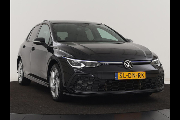 Volkswagen Golf 1.4 eHybrid GTE | Panoramadak | Camera | Carplay | Navigatie | Adaptive cruise | Sportstoelen | Sfeerverlichting | PHEV | Plug In