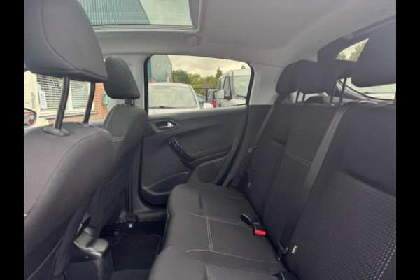Peugeot 208 1.2 Automaat GT-line - Panorama dak -Camera -LED