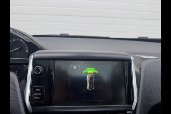 Peugeot 208 1.2 Automaat GT-line - Panorama dak -Camera -LED