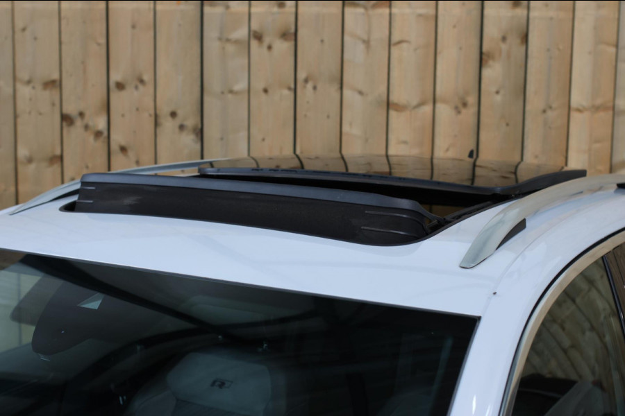Volkswagen T-Roc 2.0 TSI 4Motion 3X R-Line *Pano*Camera*Keyless*Led*