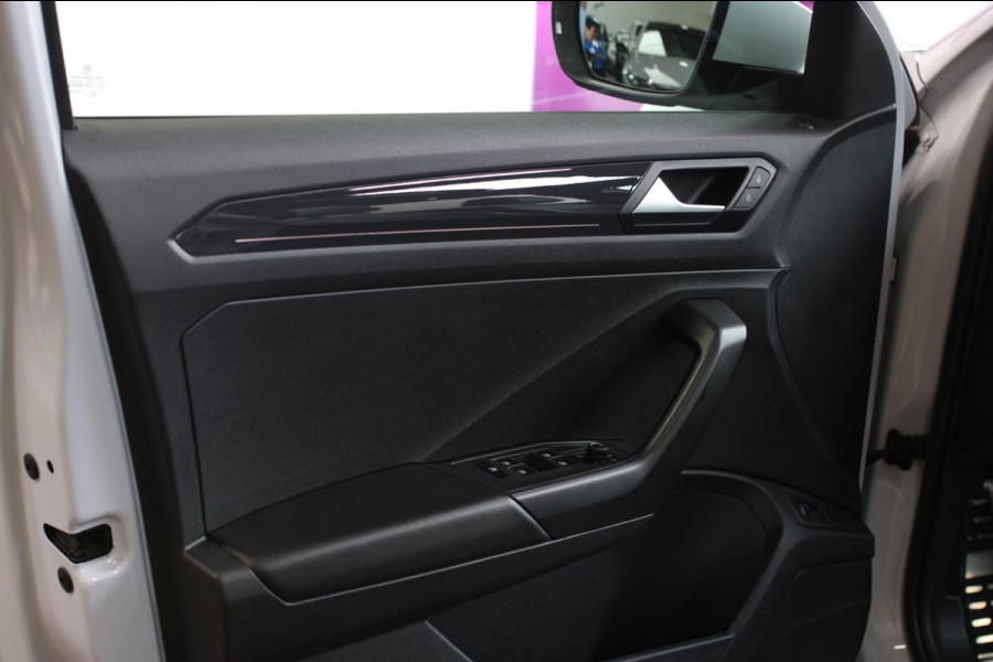 Volkswagen T-Roc 2.0 TSI 4Motion 3X R-Line *Pano*Camera*Keyless*Led*