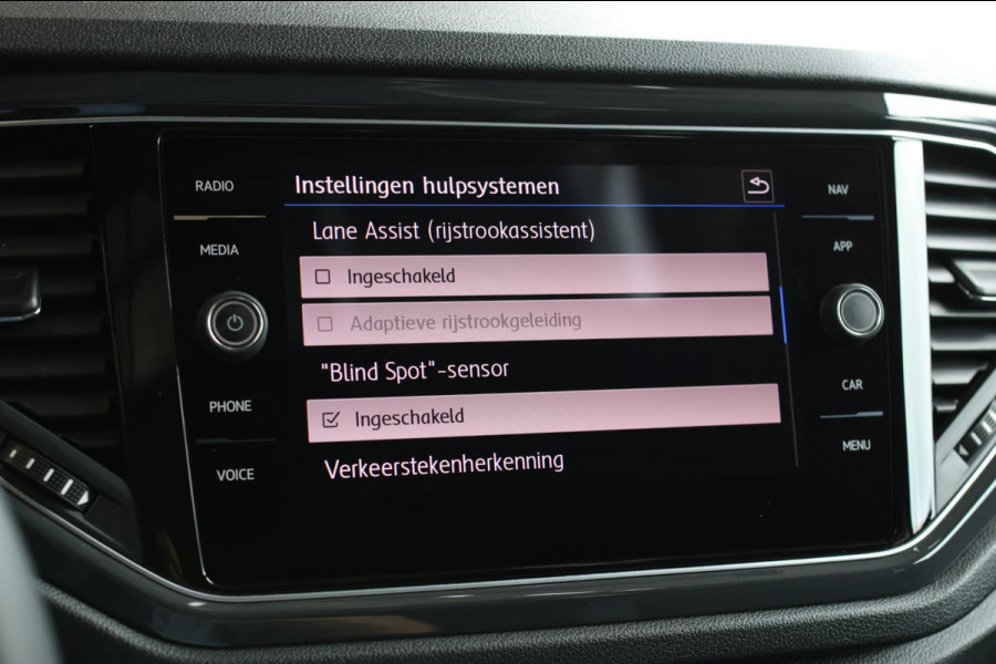 Volkswagen T-Roc 2.0 TSI 4Motion 3X R-Line *Pano*Camera*Keyless*Led*