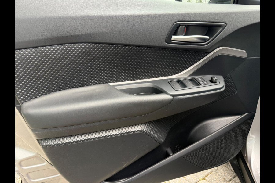 Toyota C-HR 1.8 Hybrid DYNAMIC, CarPlay, Full LED, Camera