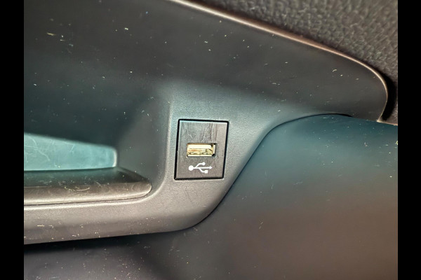 Toyota C-HR 1.8 Hybrid DYNAMIC, CarPlay, Full LED, Camera