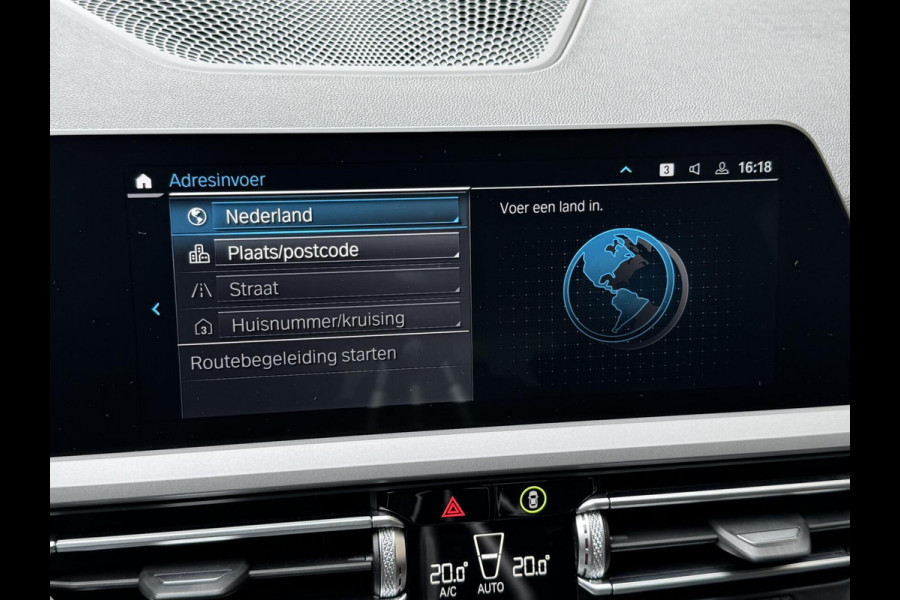 BMW 3 Serie Touring 320e High Executive Automaat | Trekhaak elektrisch | Navigatiesysteem | Laser LED | Draadloze telefoonlader | Apple CarP