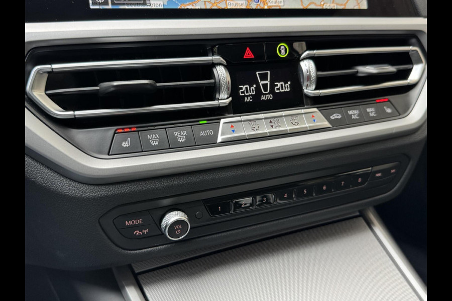 BMW 3 Serie Touring 320e High Executive Automaat | Trekhaak elektrisch | Navigatiesysteem | Laser LED | Draadloze telefoonlader | Apple CarP