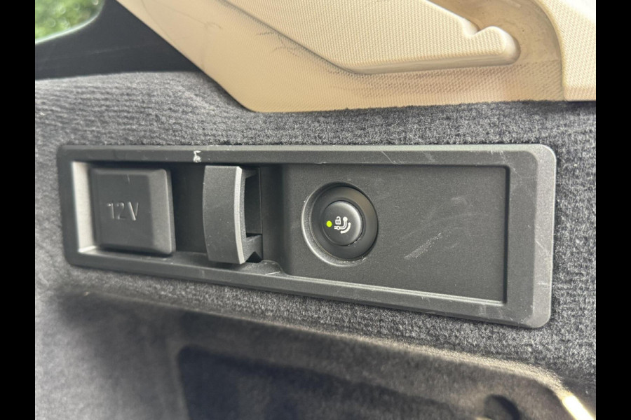 BMW 3 Serie Touring 320e High Executive Automaat | Trekhaak elektrisch | Navigatiesysteem | Laser LED | Draadloze telefoonlader | Apple CarP