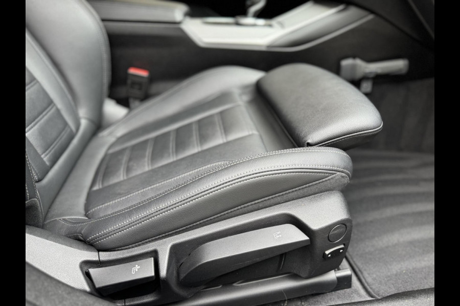 BMW 3 Serie Touring 320e High Executive Automaat | Trekhaak elektrisch | Navigatiesysteem | Laser LED | Draadloze telefoonlader | Apple CarP