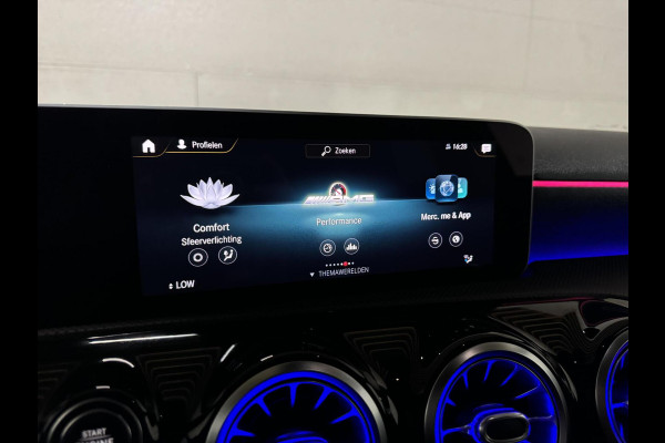 Mercedes-Benz A-Klasse AMG 35 4MATIC Pano Sfeer Akrapovič Camera
