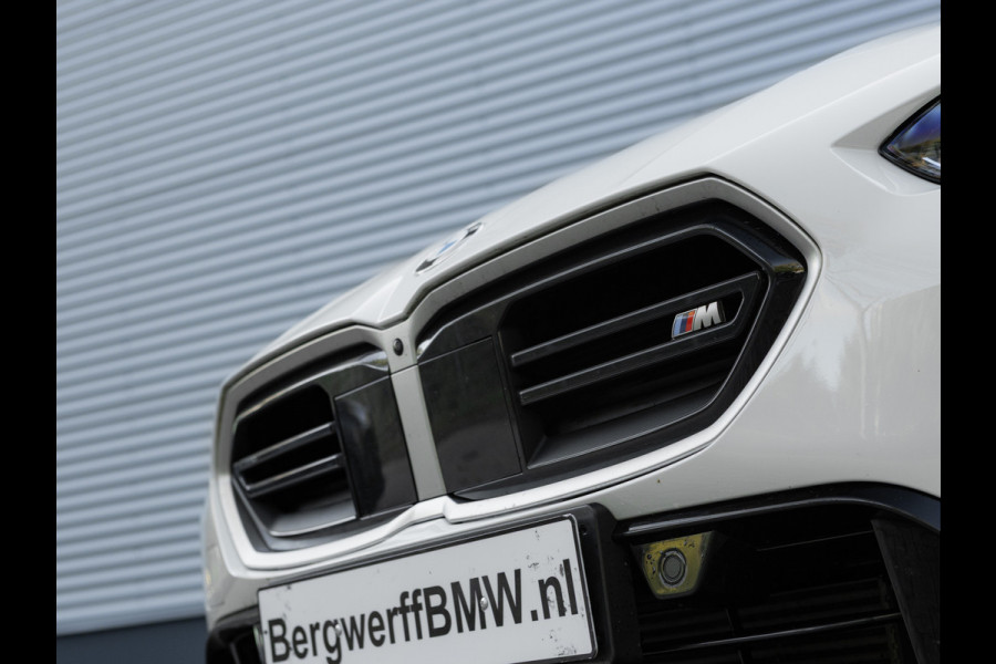 BMW 1-serie M135 xDrive - Pano - Trekhaak - Head-Up - Harman Kadon - Driving Ass