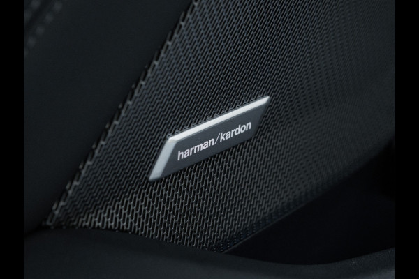 BMW 1-serie M135 xDrive - Pano - Trekhaak - Head-Up - Harman Kadon - Driving Ass