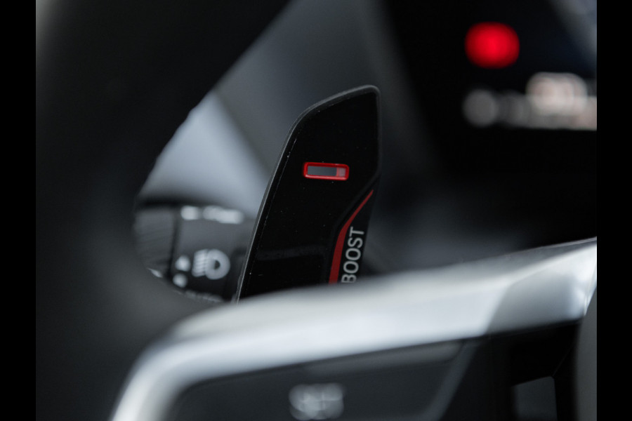 BMW 1-serie M135 xDrive - Pano - Trekhaak - Head-Up - Harman Kadon - Driving Ass