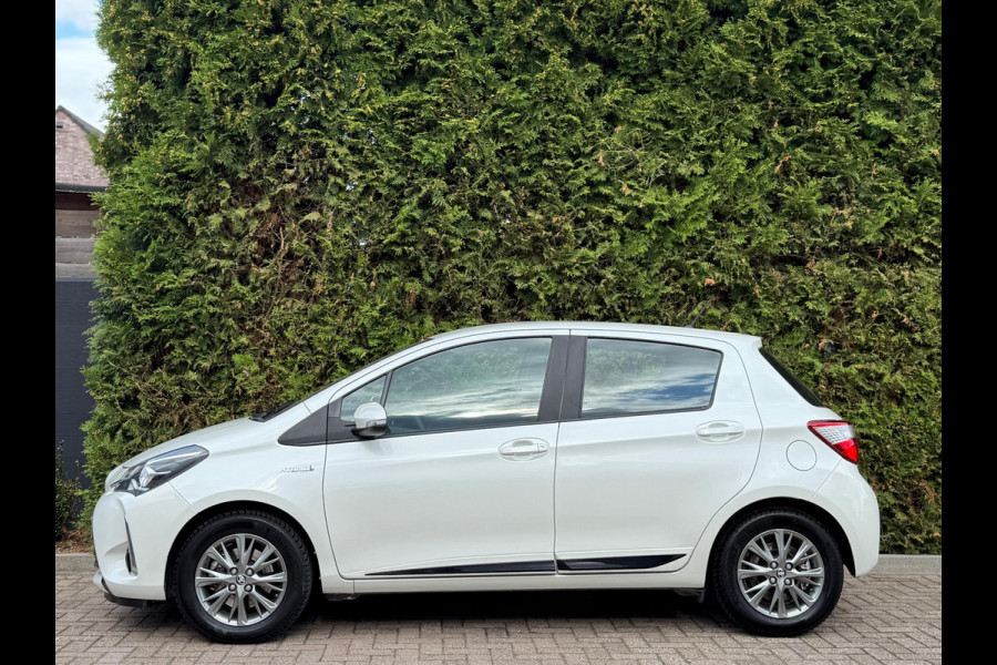 Toyota Yaris 1.5 Hybrid Dynamic Camera