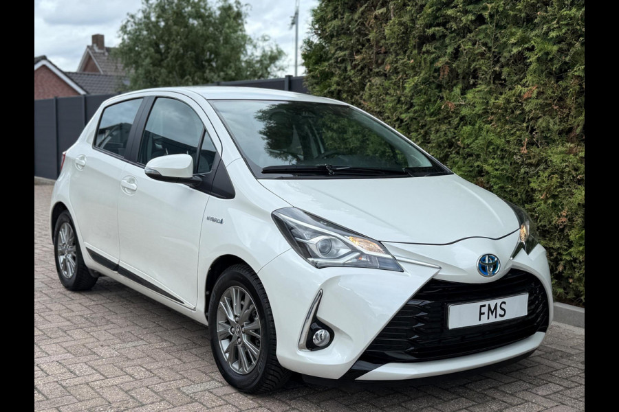 Toyota Yaris 1.5 Hybrid Dynamic Camera