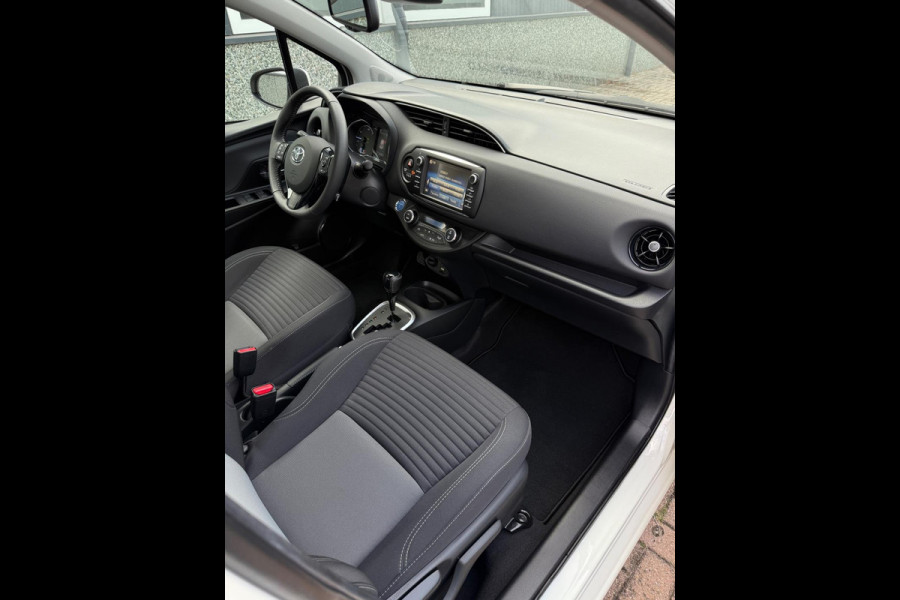Toyota Yaris 1.5 Hybrid Dynamic Camera