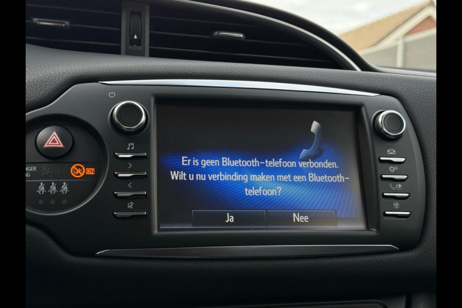 Toyota Yaris 1.5 Hybrid Dynamic Camera