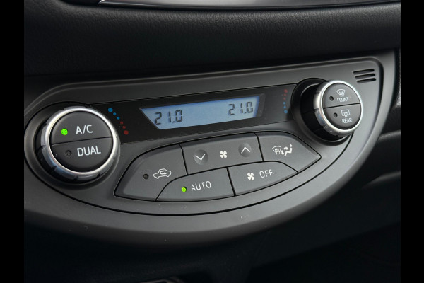 Toyota Yaris 1.5 Hybrid Dynamic Camera