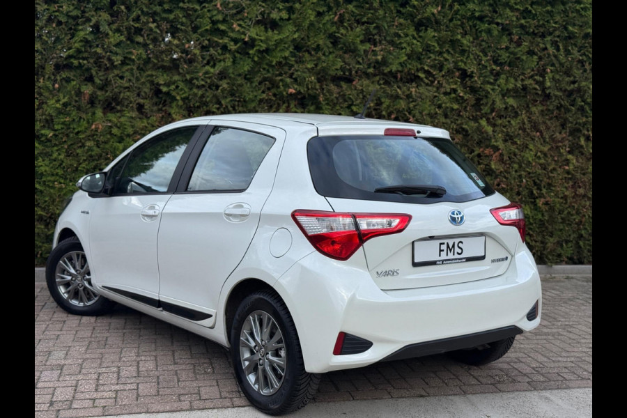 Toyota Yaris 1.5 Hybrid Dynamic Camera