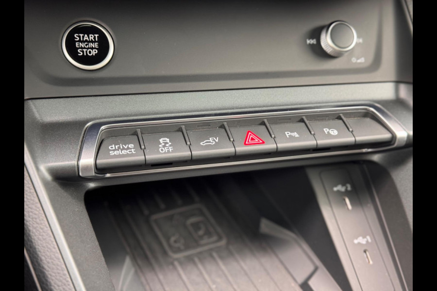 Audi Q3 45 TFSI e S edition Pano/B&O/Keyless/Sfeer