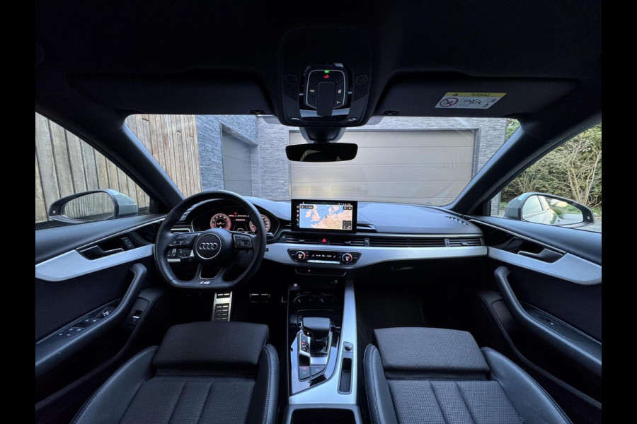 Audi A4 Avant 35 TFSI S-line Automaat | Quantumgrijs | LED | Getint glas | Afgevlakt stuurwiel | Navigatiesysteem | Apple CarPlay | Clim