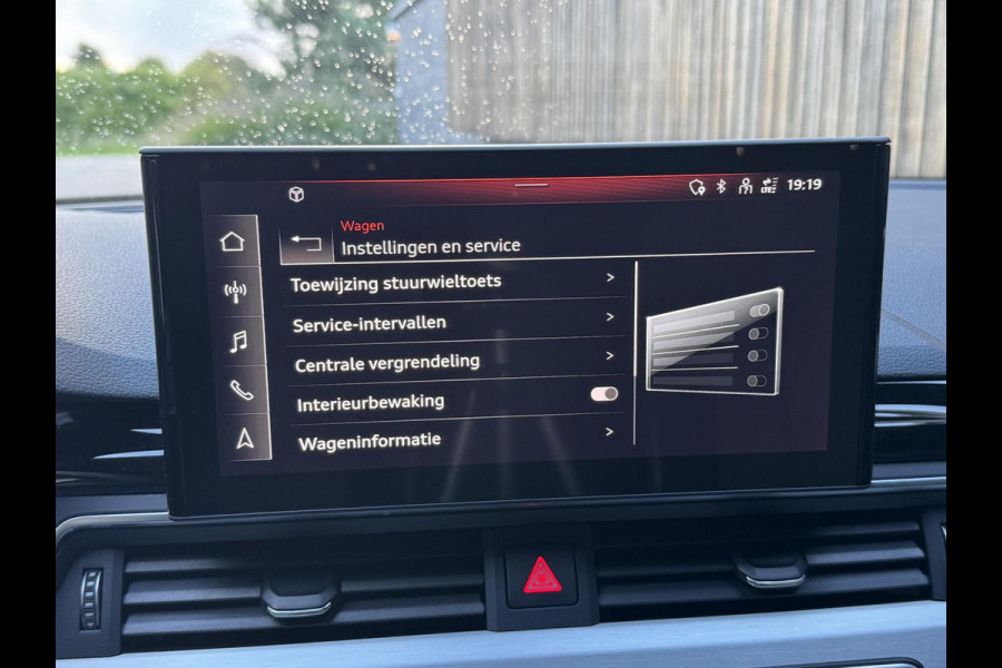 Audi A4 Avant 35 TFSI S-line Automaat | Quantumgrijs | LED | Getint glas | Afgevlakt stuurwiel | Navigatiesysteem | Apple CarPlay | Clim