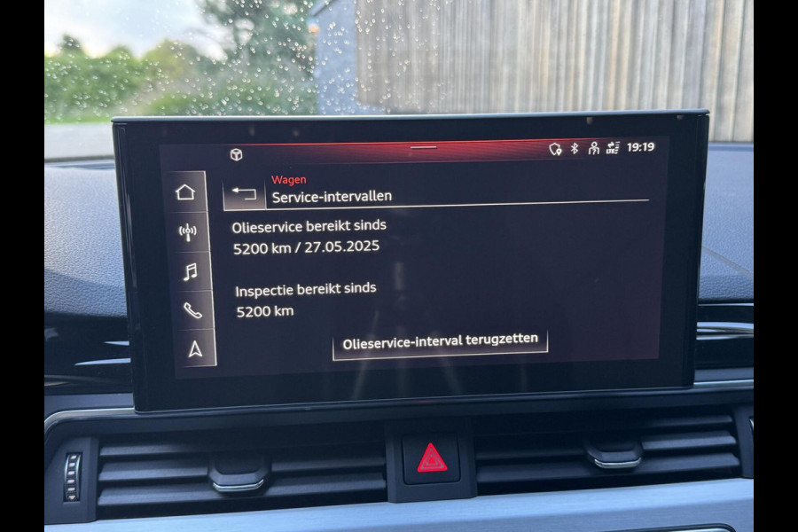 Audi A4 Avant 35 TFSI S-line Automaat | Quantumgrijs | LED | Getint glas | Afgevlakt stuurwiel | Navigatiesysteem | Apple CarPlay | Clim
