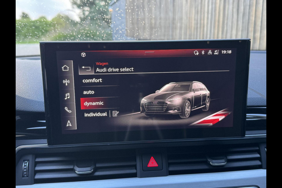 Audi A4 Avant 35 TFSI S-line Automaat | Quantumgrijs | LED | Getint glas | Afgevlakt stuurwiel | Navigatiesysteem | Apple CarPlay | Clim
