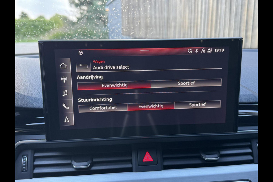 Audi A4 Avant 35 TFSI S-line Automaat | Quantumgrijs | LED | Getint glas | Afgevlakt stuurwiel | Navigatiesysteem | Apple CarPlay | Clim