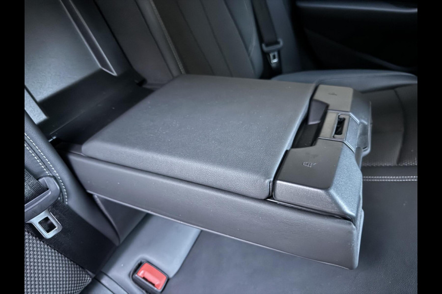 Audi A4 Avant 35 TFSI S-line Automaat | Quantumgrijs | LED | Getint glas | Afgevlakt stuurwiel | Navigatiesysteem | Apple CarPlay | Clim