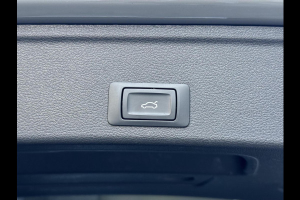 Audi A4 Avant 35 TFSI S-line Automaat | Quantumgrijs | LED | Getint glas | Afgevlakt stuurwiel | Navigatiesysteem | Apple CarPlay | Clim