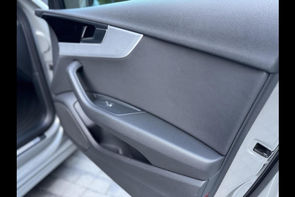 Audi A4 Avant 35 TFSI S-line Automaat | Quantumgrijs | LED | Getint glas | Afgevlakt stuurwiel | Navigatiesysteem | Apple CarPlay | Clim