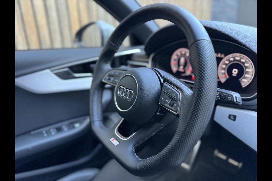 Audi A4 Avant 35 TFSI S-line Automaat | Quantumgrijs | LED | Getint glas | Afgevlakt stuurwiel | Navigatiesysteem | Apple CarPlay | Clim
