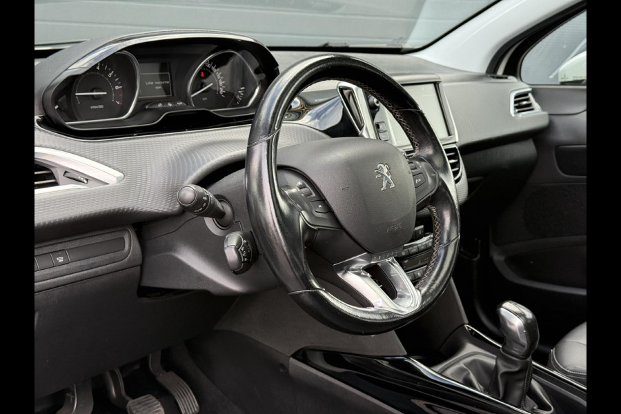 Peugeot 2008 1.2 PureTech Allure Pano,110pk,Navi,Halfleder,Clima,Cruise,Lm velgen,Pdc,Apk tot 09-2026