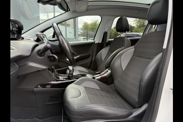 Peugeot 2008 1.2 PureTech Allure Pano,110pk,Navi,Halfleder,Clima,Cruise,Lm velgen,Pdc,Apk tot 09-2026